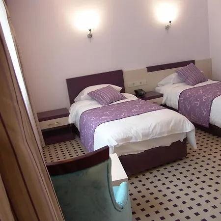 Izan Hotell 3*